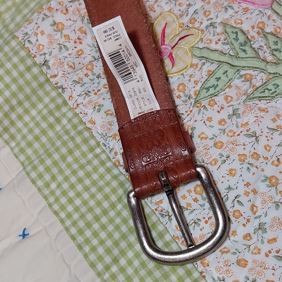 Gorgeous Tooled Leather Belt▪︎Antiqued Silver Buckle - Picture 5 of 14